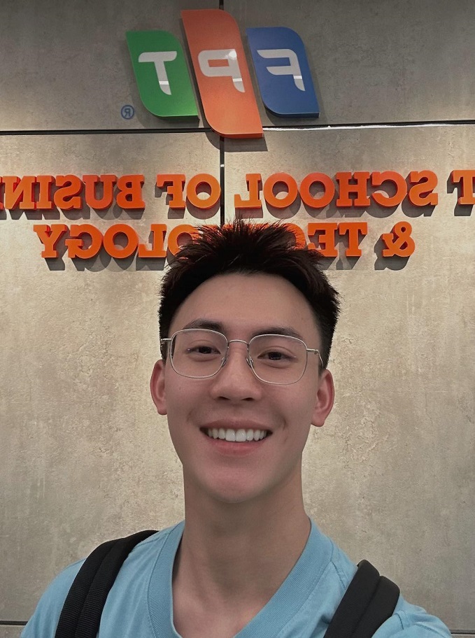 Tìm hiểu chi tiết về tác giả Knight